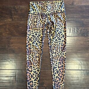 Leopard Teeki Hot Pants Leggings Size M